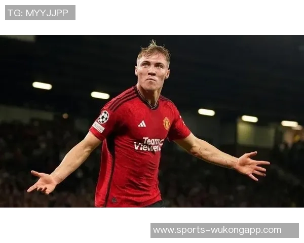 曼联旧将感叹姆伯莫阿玛德离队后右路防线崩溃局面