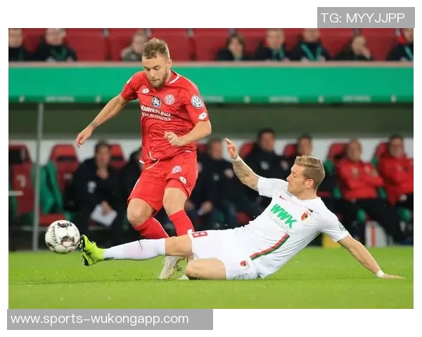 美因茨正式签约28岁奥格斯堡中锋菲利普蒂茨助力球队新赛季