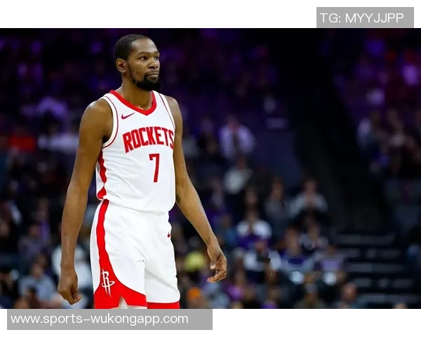 杜兰特苦战上半场表现抢眼砍下全队最高15分助力球队奋战